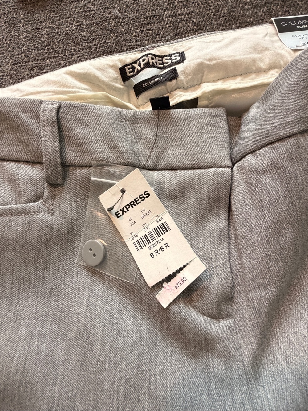 NWT Express Columnist Slim dress pants in Light Gray - Size 6R